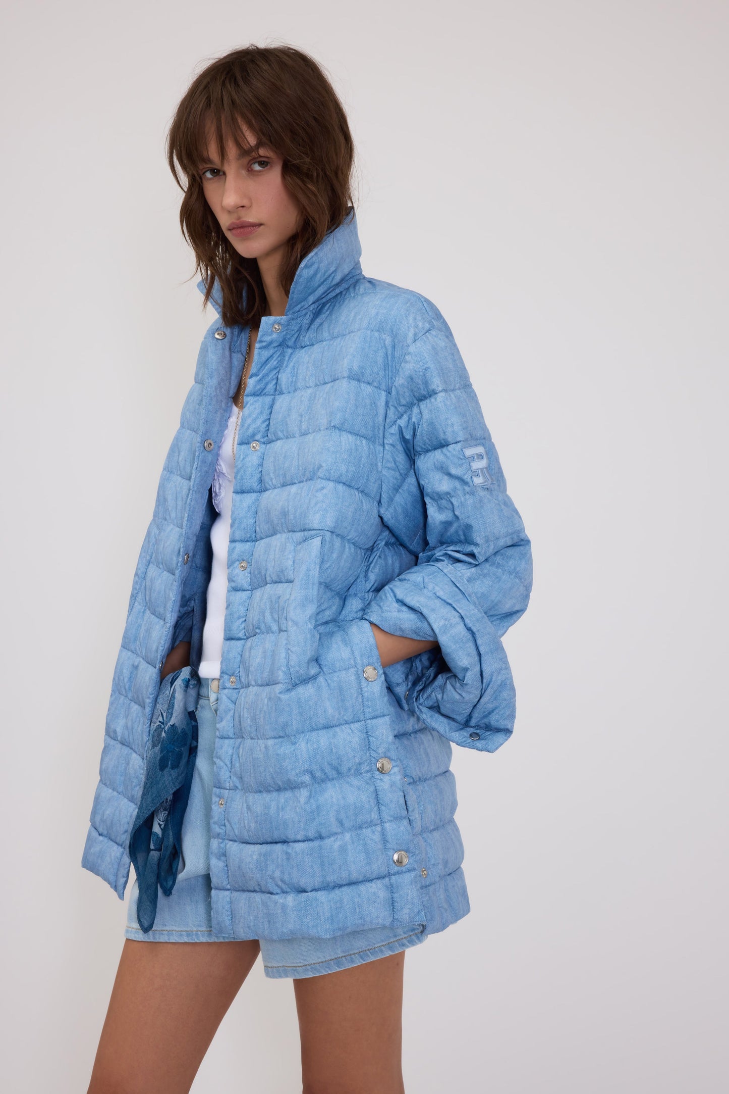 FP BOUTIQUE GIACCA IMBOTTITA IN DENIM STAMPATA CON LOGO E BOTTONI DORATI