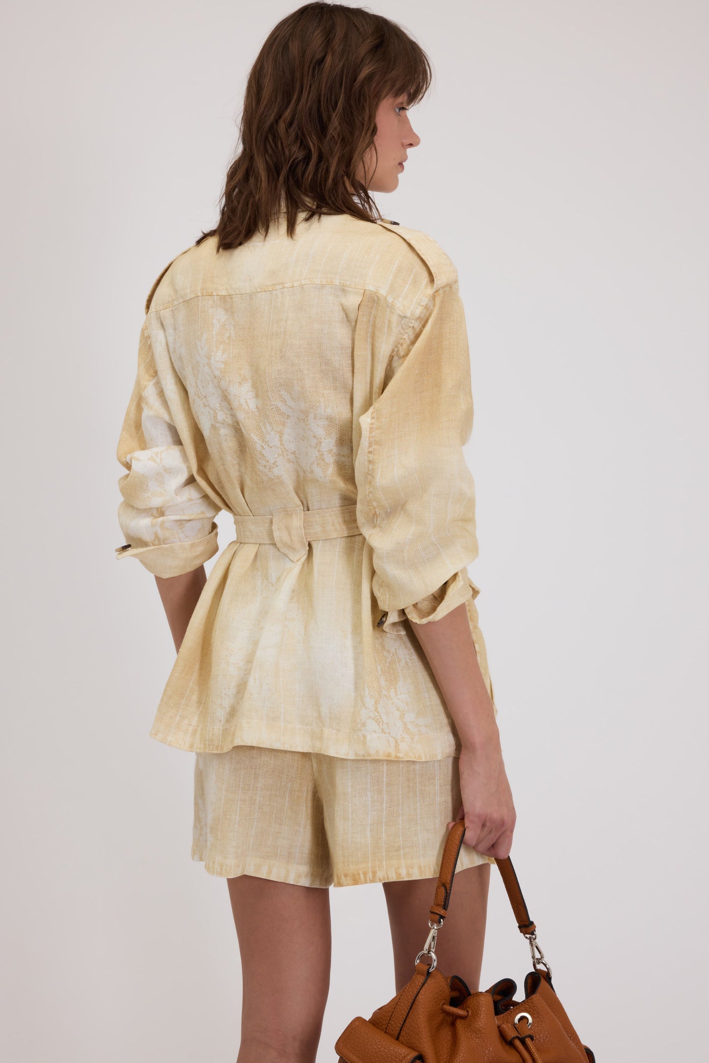 GIACCA IN LINO SAHARAN DI FP BOUTIQUE CON STAMPA FLOREALE SFUMATA